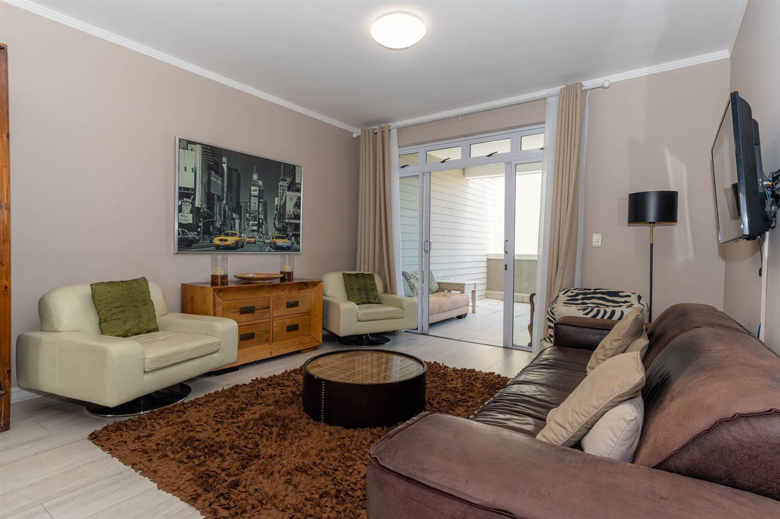 2 Bed Apartment in Simons Town photo number 5