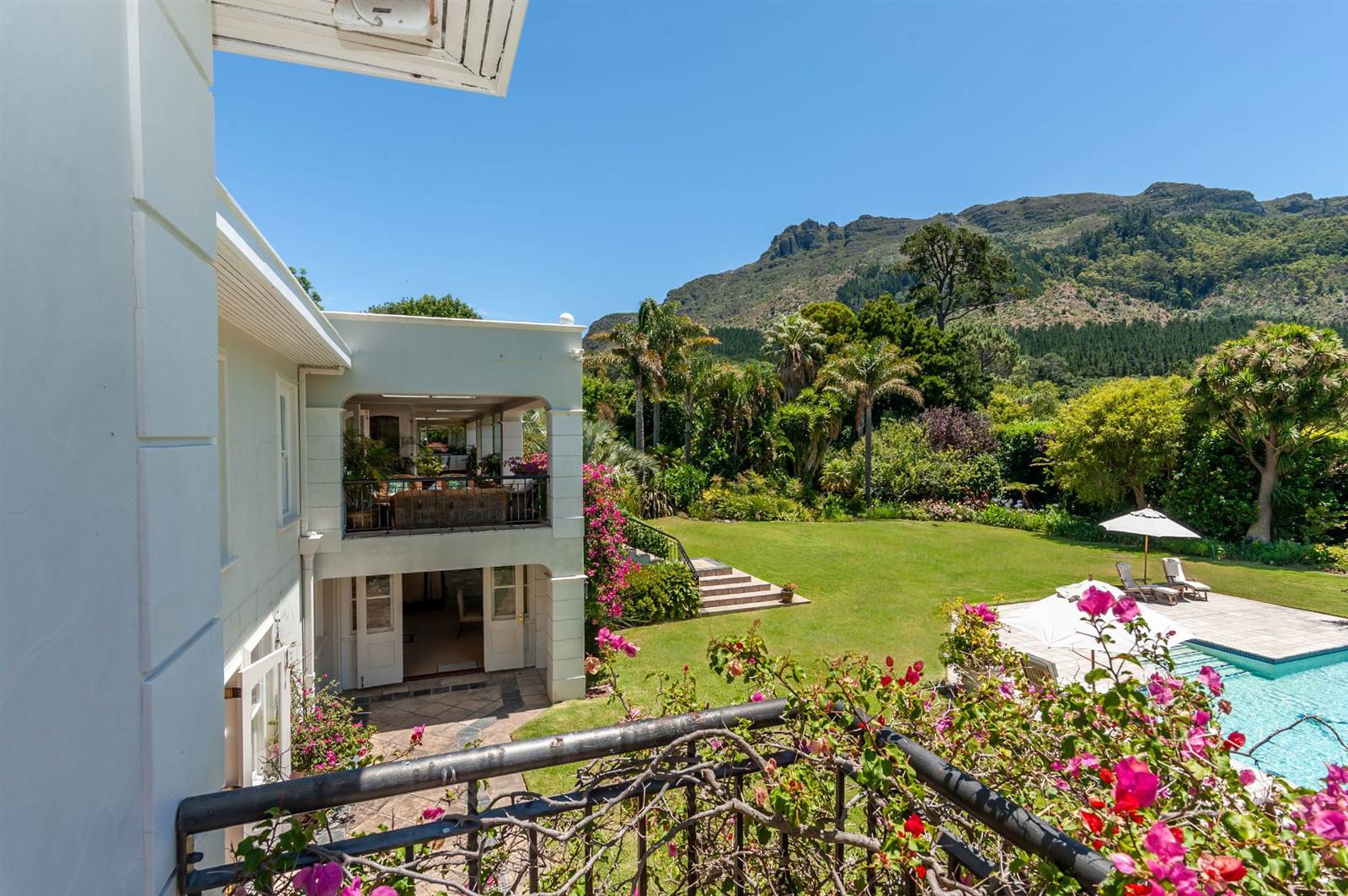 6 Bed House in Constantia Upper  photo number 30