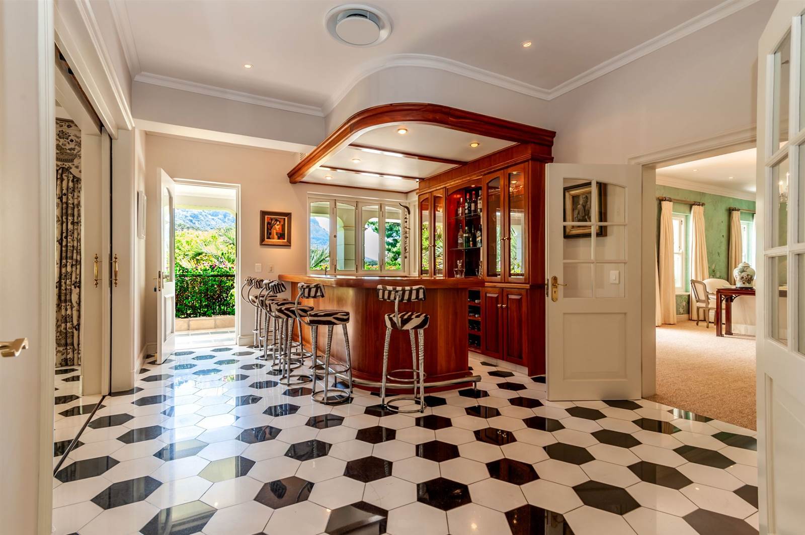 6 Bed House in Constantia Upper  photo number 15