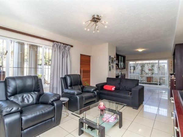 2 Bedroom Townhouse 2 Bedroom Townhouse