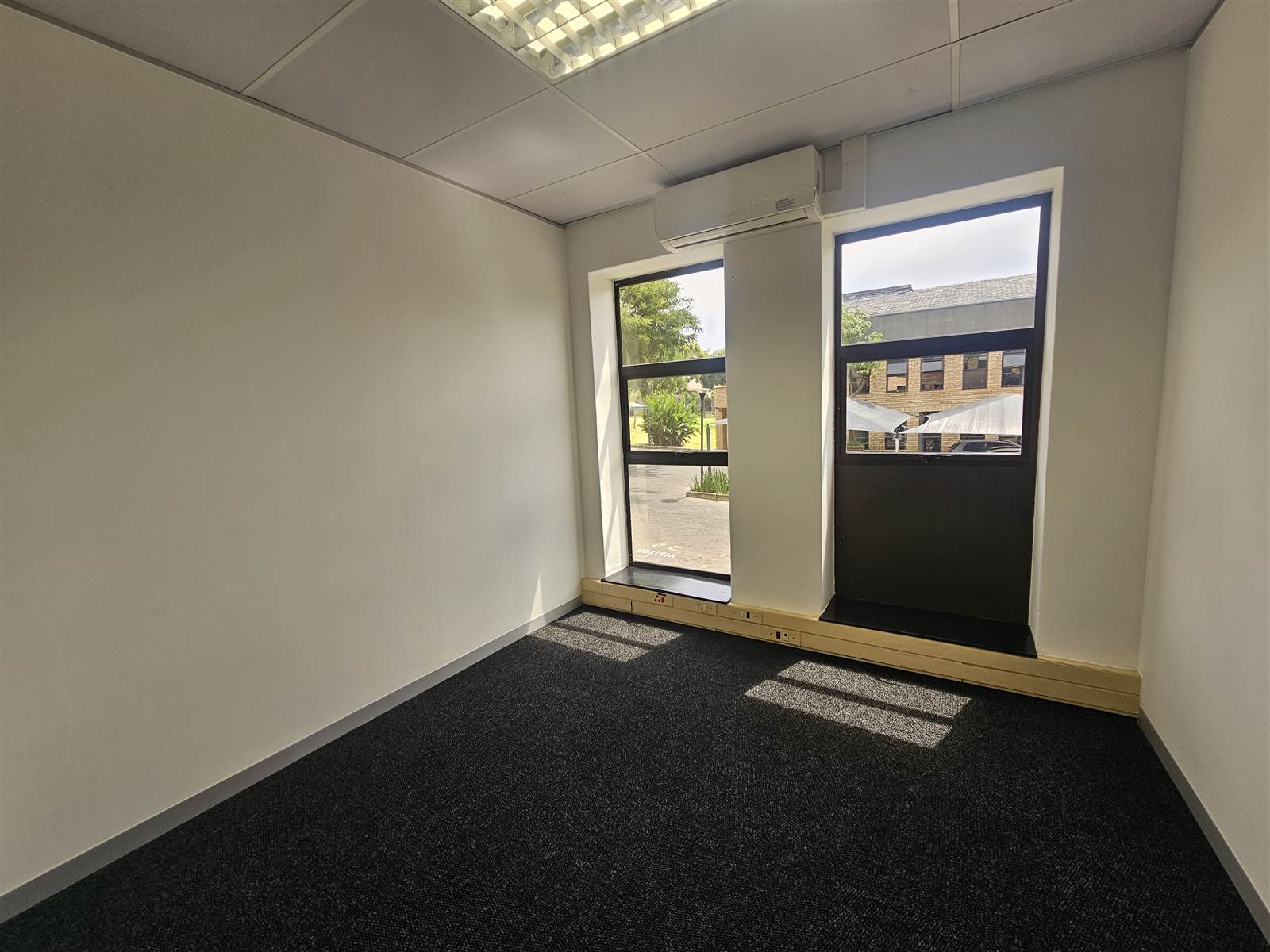 122  m² Commercial space in Hurlingham photo number 8