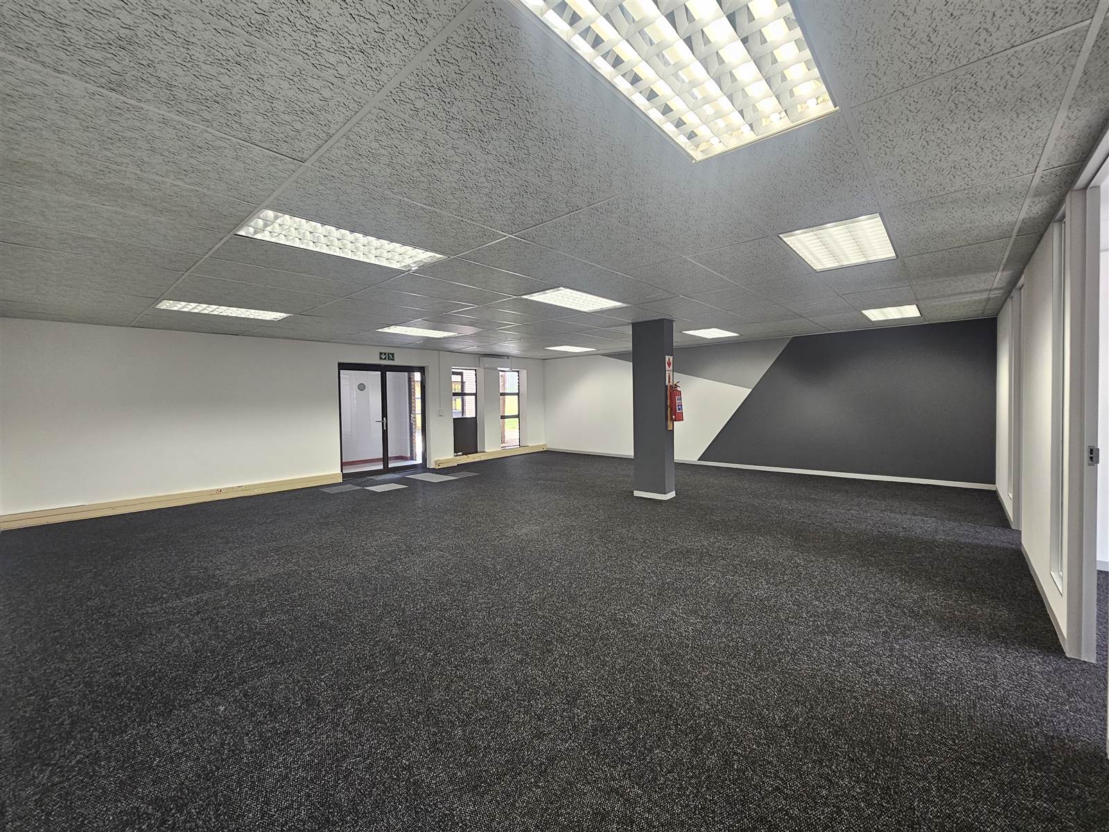 122  m² Commercial space in Hurlingham photo number 4