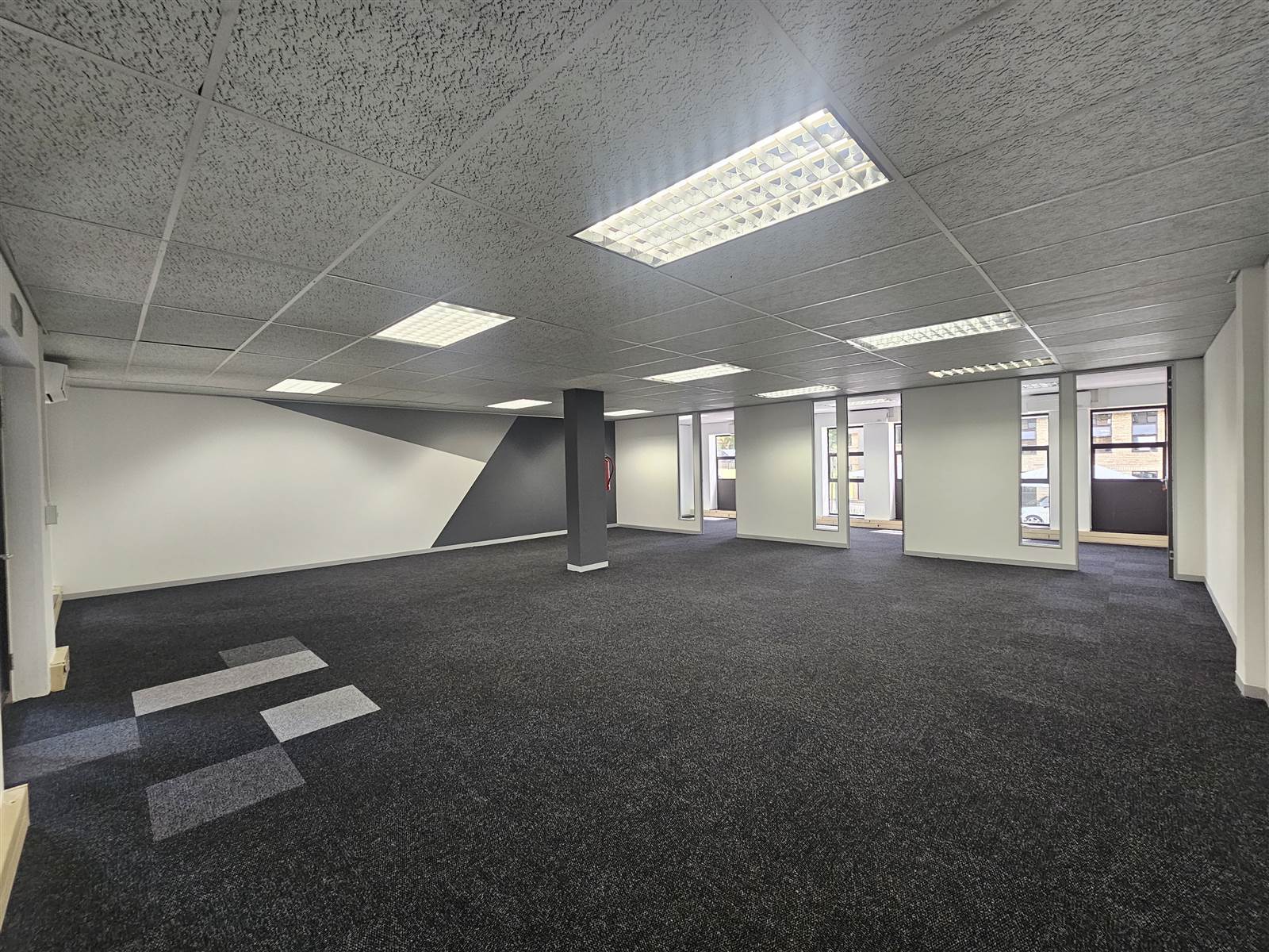 122  m² Commercial space in Hurlingham photo number 3