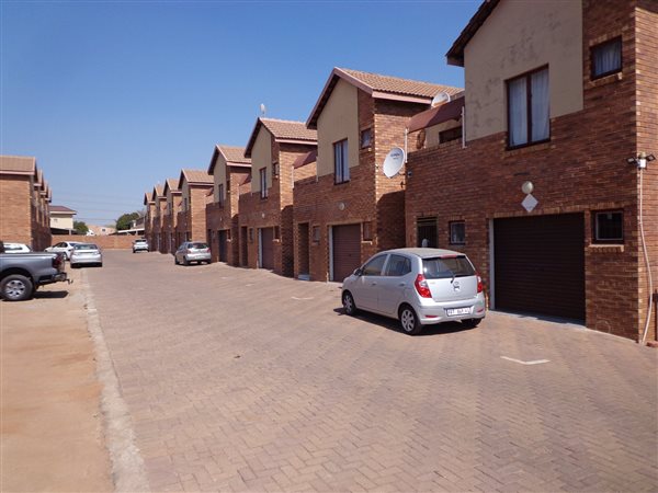 3 Bedroom Apartment 3 Bedroom Apartment