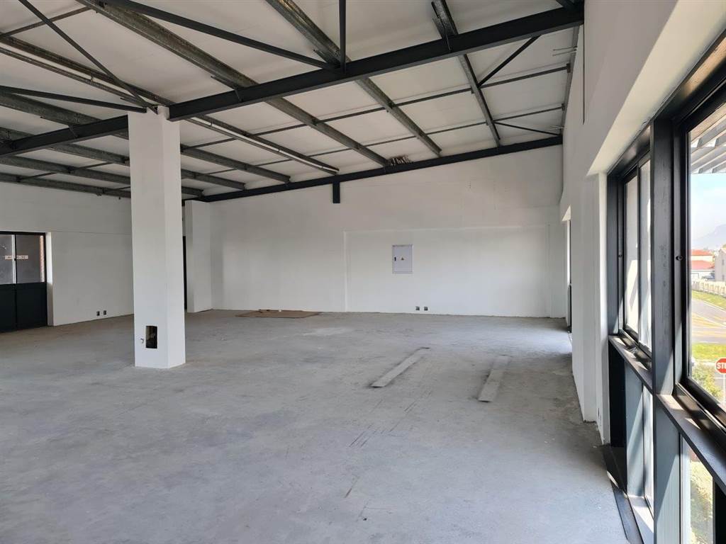 185  m² Commercial space in Sandown photo number 5