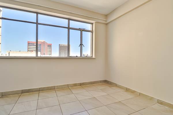 Studio Apartment in Johannesburg Central photo number 3