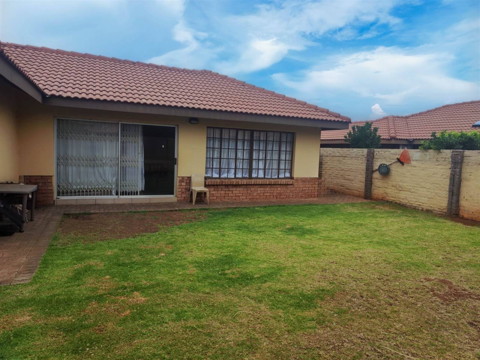 3 Bed House in Waterkloof East photo number 17