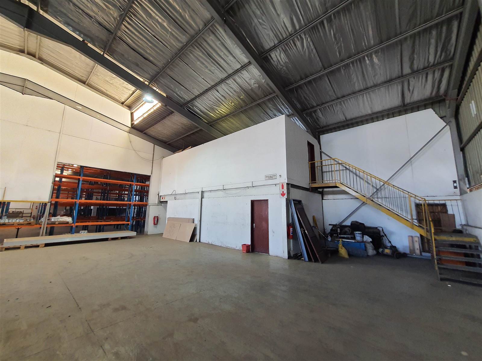 1800  m² Industrial space in Cleveland photo number 5