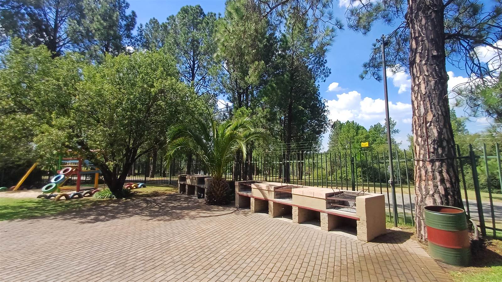 2 Bed Apartment in Vaalpark photo number 11