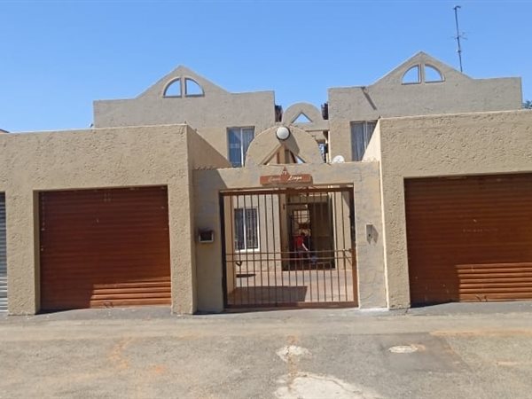3 Bed Townhouse in Turffontein