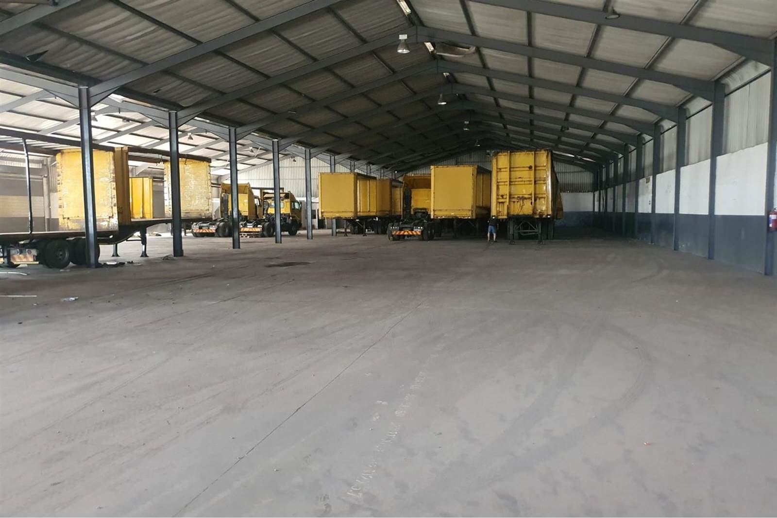 2400  m² Industrial space in Markman Industrial photo number 6