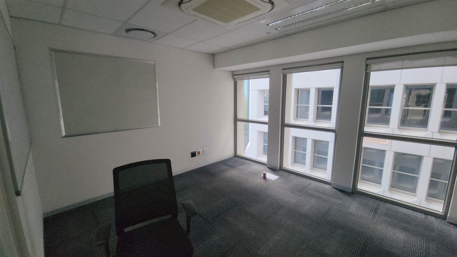 765  m² Office Space in Cape Town City Centre photo number 11