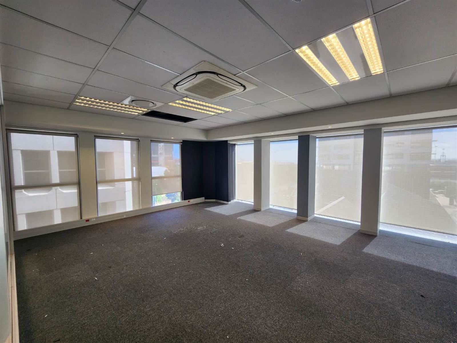 765  m² Office Space in Cape Town City Centre photo number 5