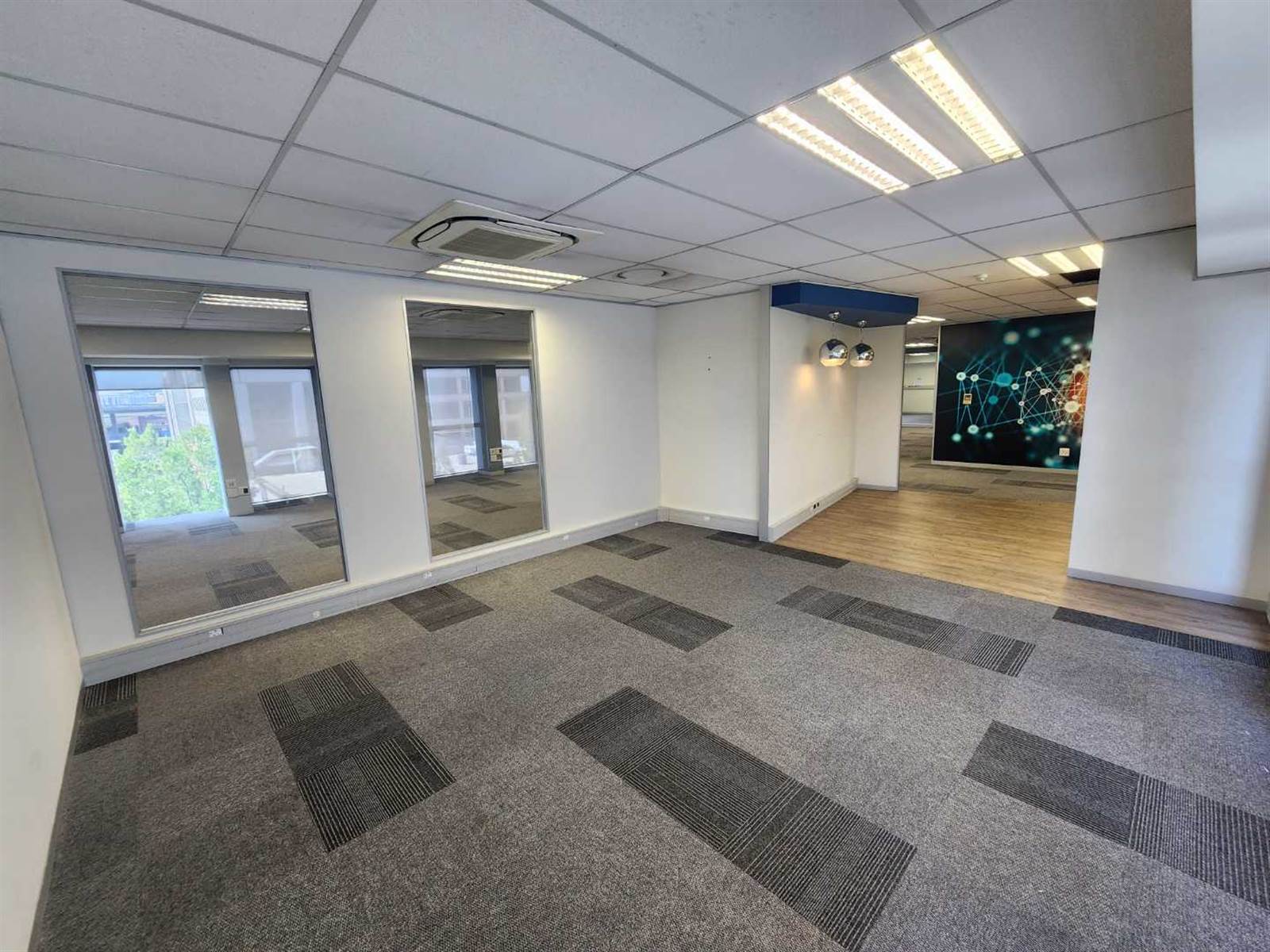 765  m² Office Space in Cape Town City Centre photo number 3