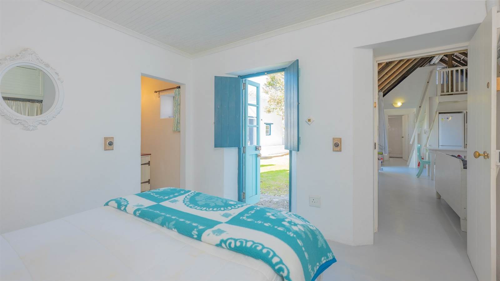 6 Bed House in Struisbaai photo number 9