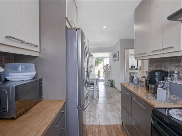 3 Bedroom Townhouse 3 Bedroom Townhouse