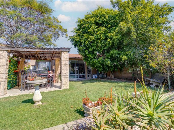 3 Bedroom Townhouse 3 Bedroom Townhouse