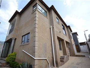 4 Bed House in Naledi