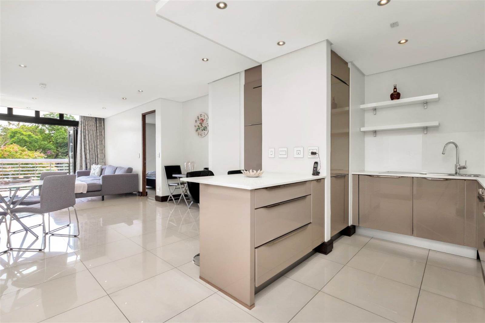 1 Bed Apartment in Melrose Arch photo number 7