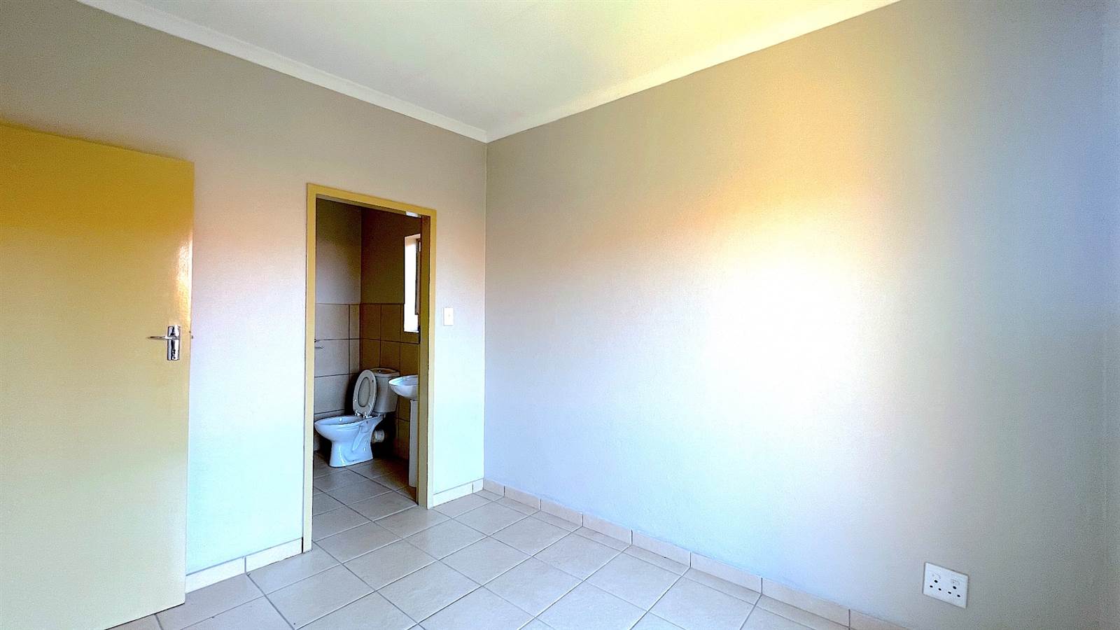 1 Bed Apartment in Wapadrand photo number 5