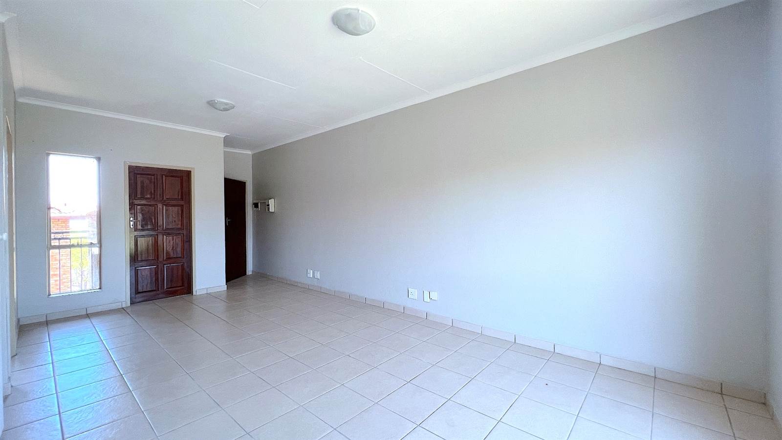 1 Bed Apartment in Wapadrand photo number 4