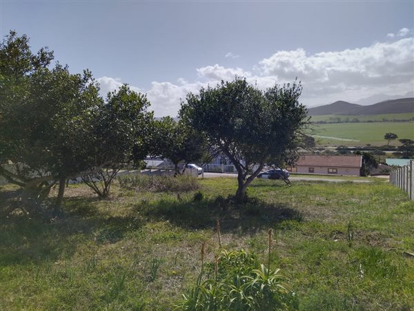 651 m² Land available in Klein Brak River
