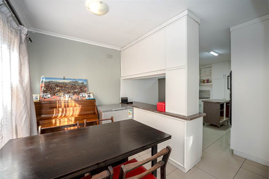 4 Bed House in Glenhaven photo number 6