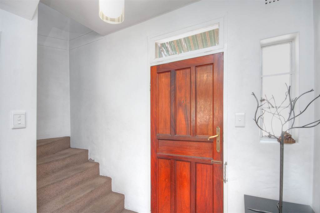 2 Bed Townhouse in Corlett Gardens photo number 9
