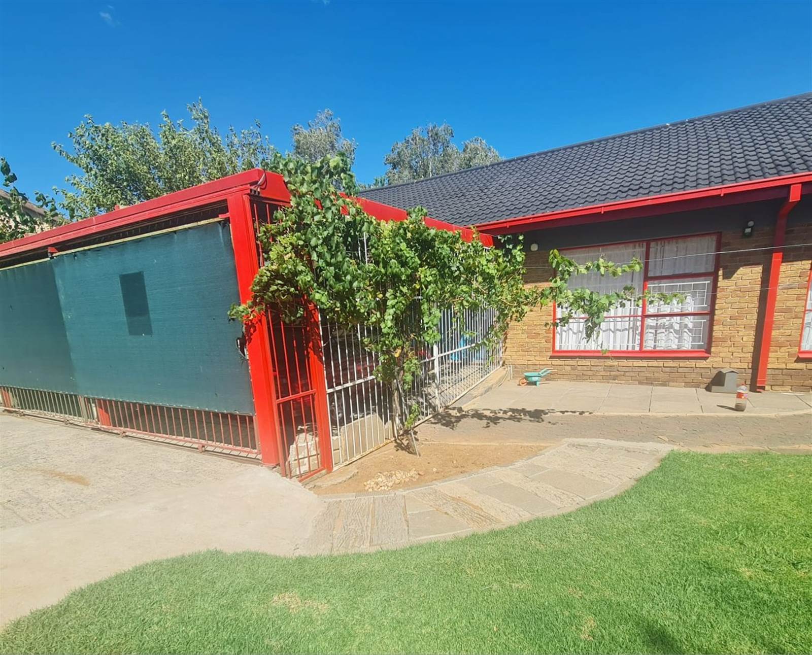 4 Bed House in Uitsig photo number 25