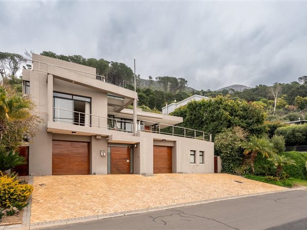 4 Bedroom House 4 Bedroom House