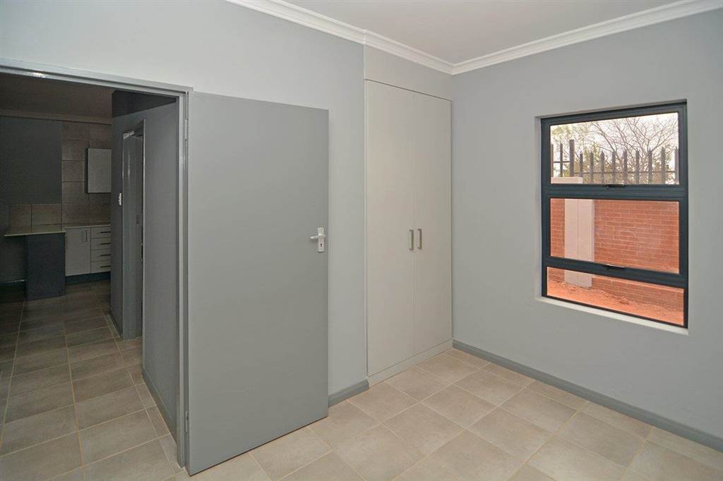 2 Bed Apartment in Silverfields photo number 16