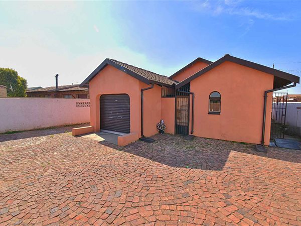 3 Bedroom House 3 Bedroom House