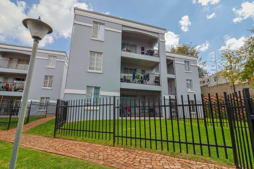 2 Bed Apartment for sale in Northcliff | T4611529 | Private Property