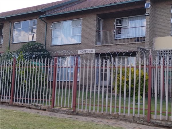 2 Bed Apartment in Krugersdorp North