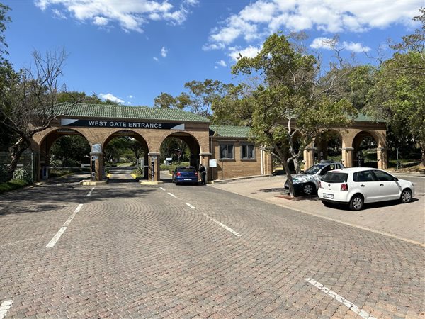 1266  m² Commercial space in Woodmead