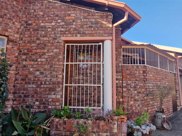 2 Bedroom Townhouse 2 Bedroom Townhouse