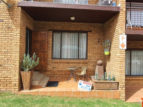 2 Bedroom Townhouse 2 Bedroom Townhouse