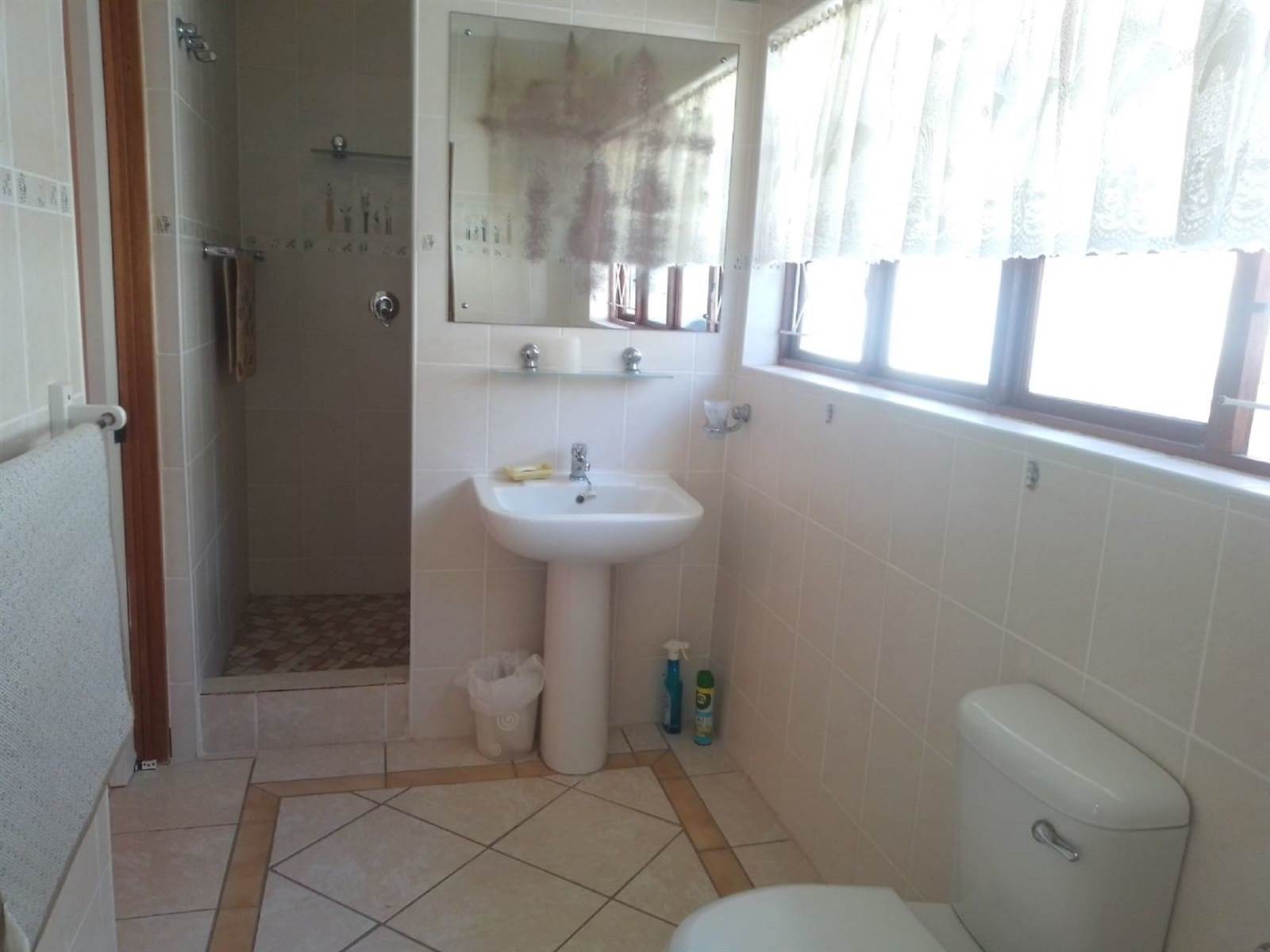 2 Bed House in Umkomaas photo number 28