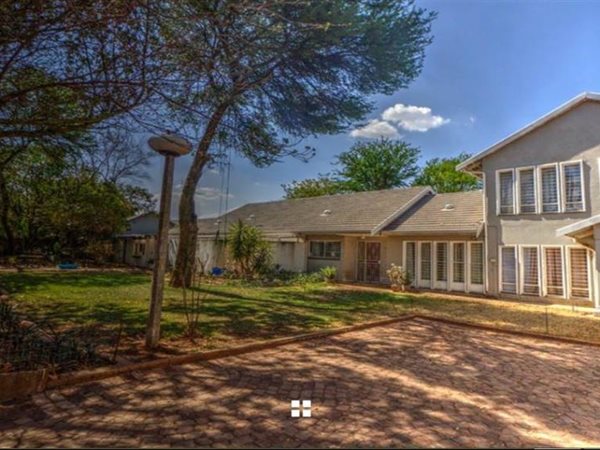 4 Bedroom House 4 Bedroom House