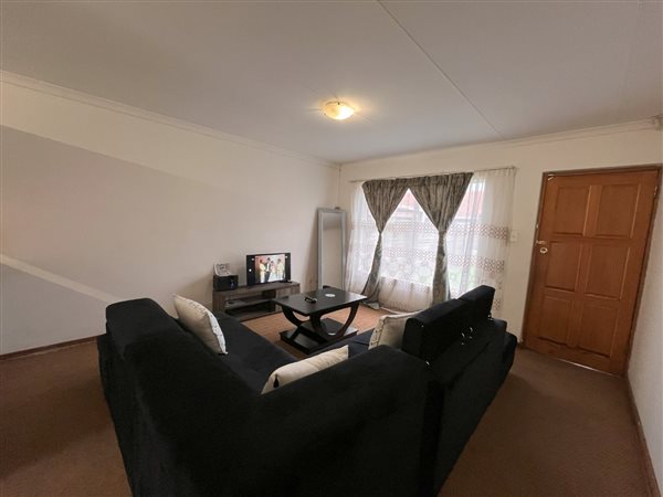 2 Bedroom Townhouse 2 Bedroom Townhouse