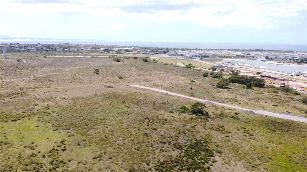 3525 m² Land available in Fountains Estate Business Park photo number 11