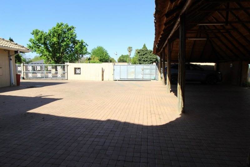 961 m² Land available in Potchefstroom Central photo number 6