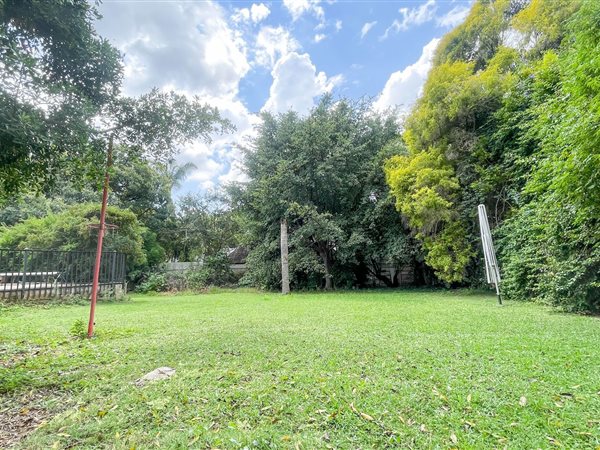 2296 m² Land available in Menlo Park
