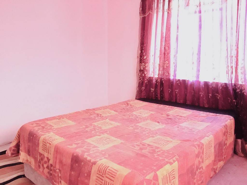 4 Bed House in Amanzimtoti photo number 13