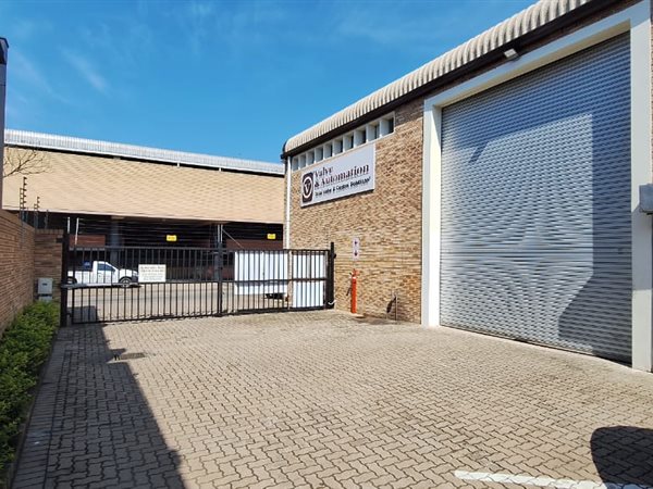 679  m² Industrial space