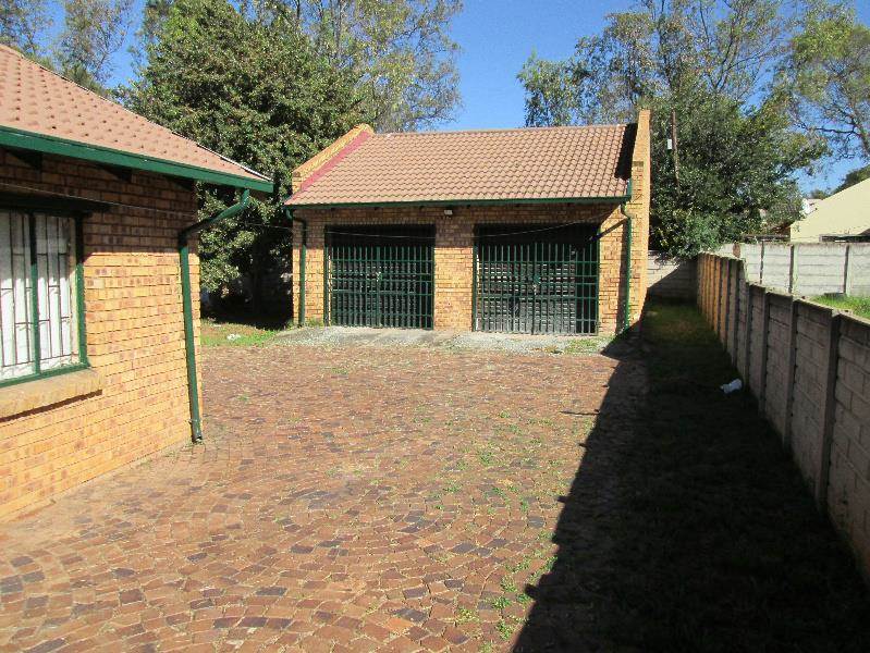 3 Bed House in Pollak Park photo number 2
