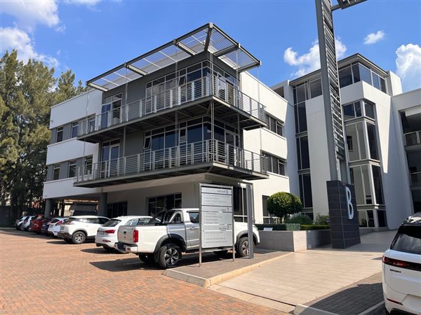 396  m² Commercial space in Bryanston
