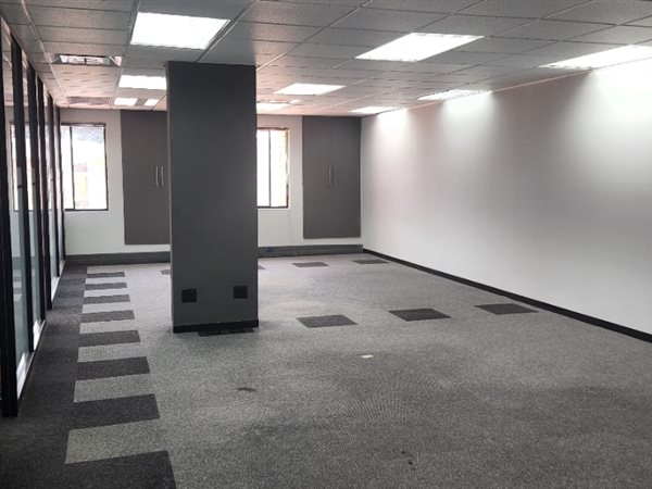 120  m² Commercial space