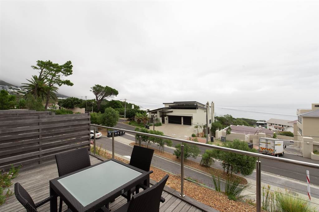 2 Bed Apartment in Camps Bay photo number 10