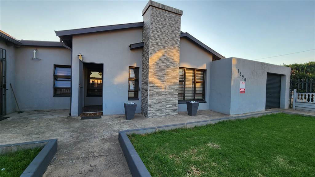 4 Bed House for sale in Actonville T4505613 Private Property